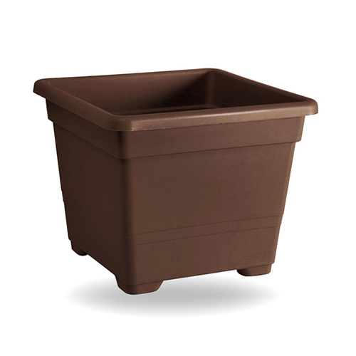 kvadratna plastmasova saksiya